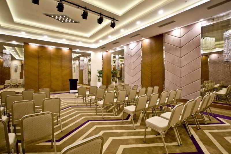 Holiday Inn Gaziantep By Ihg Екстериор снимка